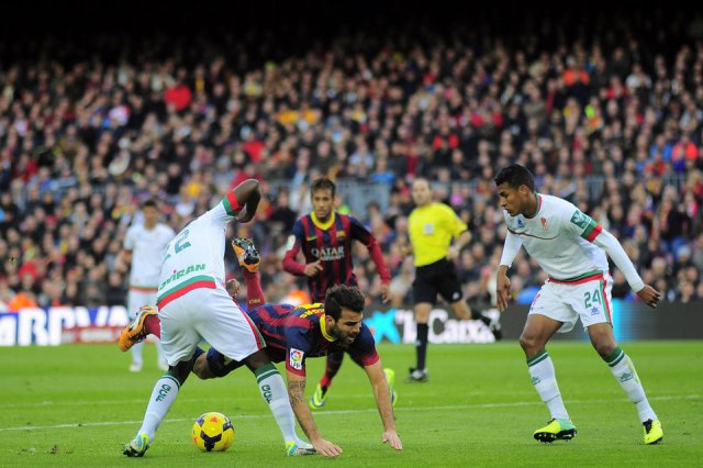 Barça 4-0 Granada penalty on Fabregas 2013