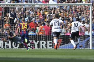 Barça 2-0 Valencia Bravo penalty save 2015